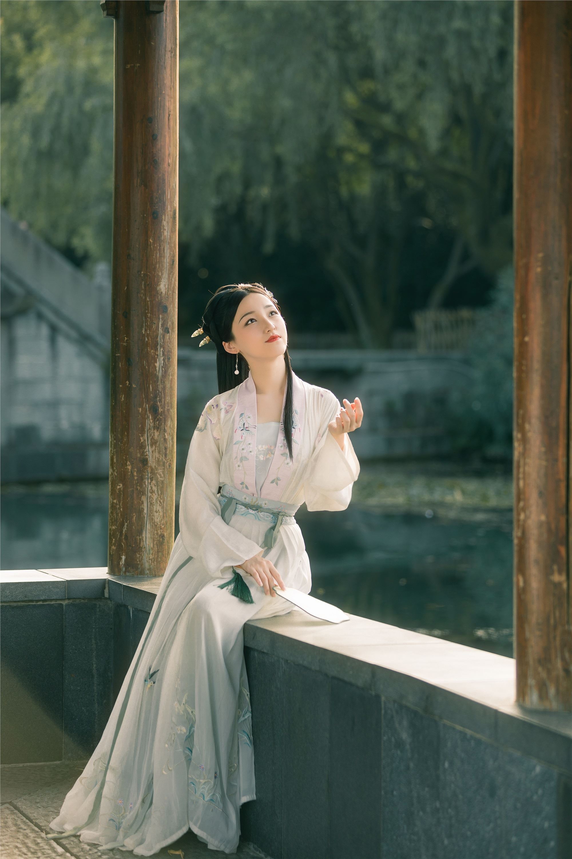 YITUYU艺图语 2021.08.16 春不渡 是非姑娘